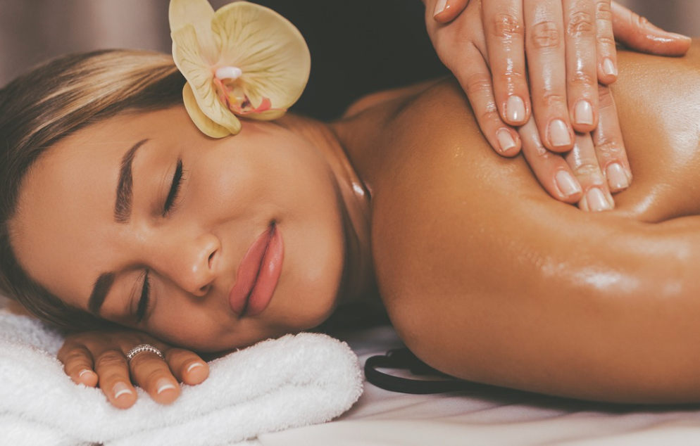 Lomi Lomi Massage